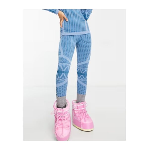 ASOS Petite ski base layer legging & top set in retro graphic print - Picture 3 of 5